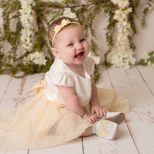 Bow White/Buttercup