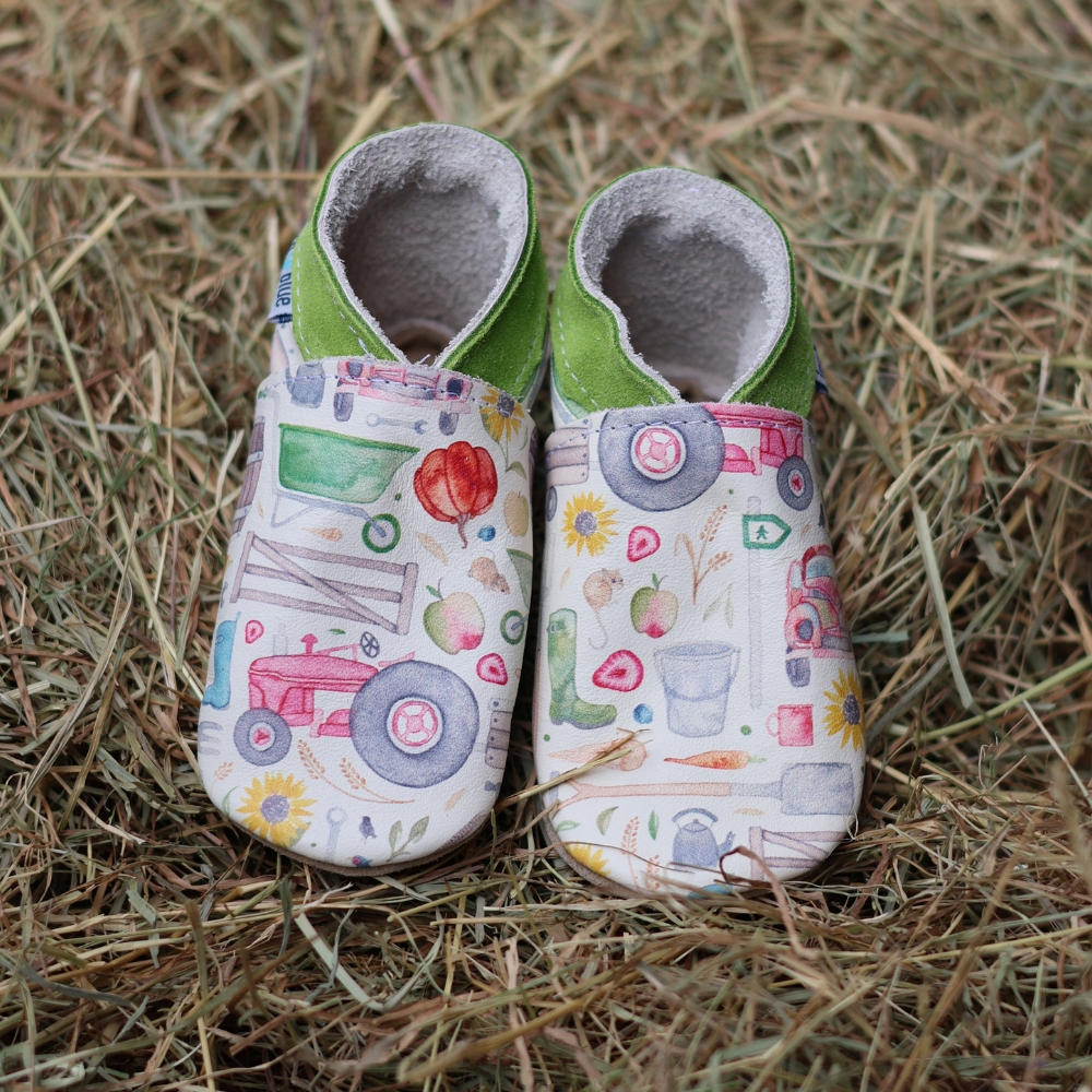 Inch Blue Farm by Elena O'Neill, barefoot shoe